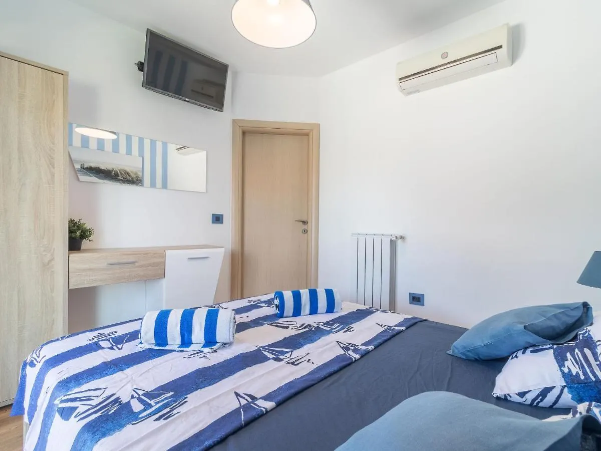 Spacious Villa With Pool And Bubble Bath In Pula Valtura 0*,  Croatie