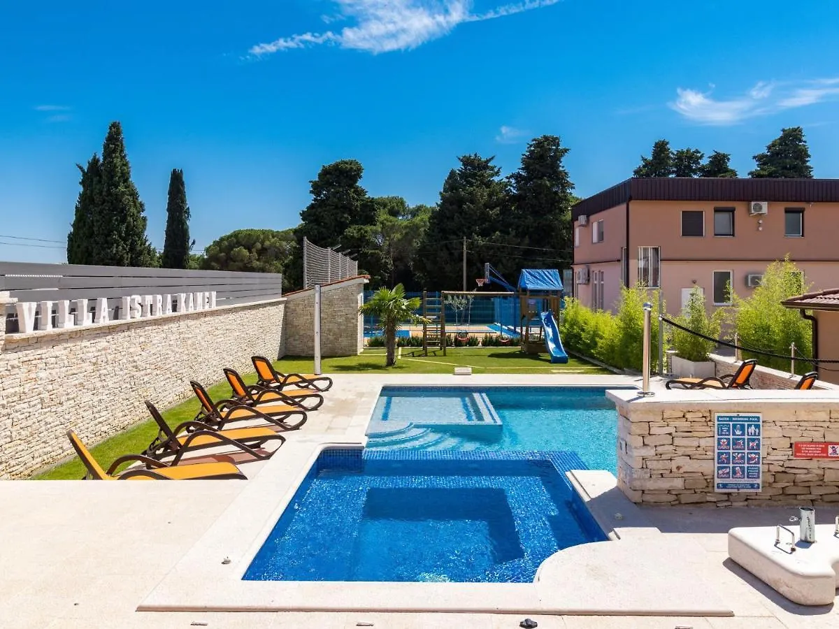 Spacious Villa With Pool And Bubble Bath In Pula Valtura