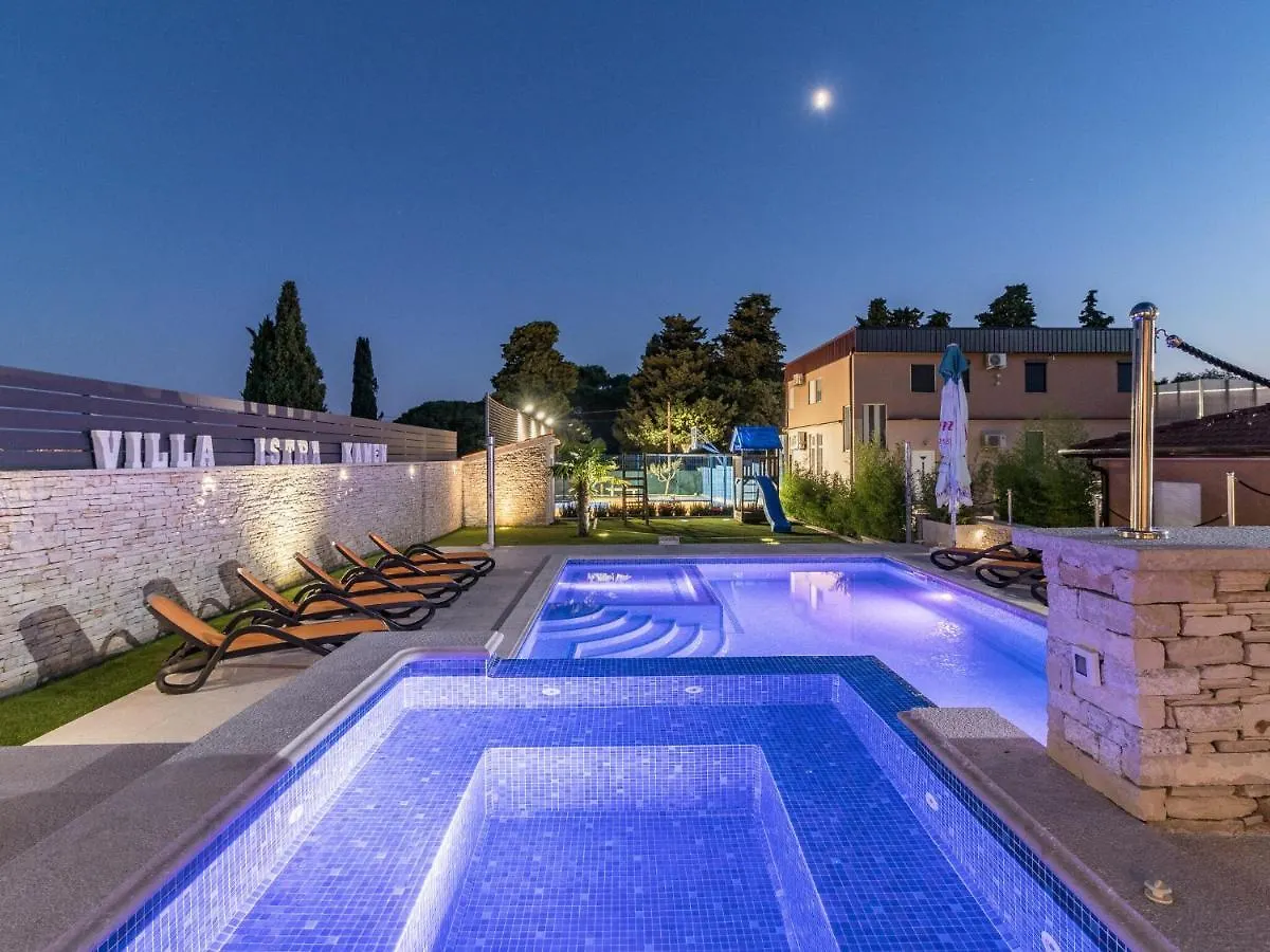 Spacious Villa With Pool And Bubble Bath In Pula Valtura